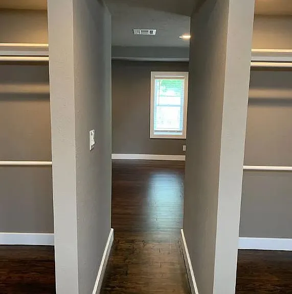 1235 S Florence Ave — Photo 13