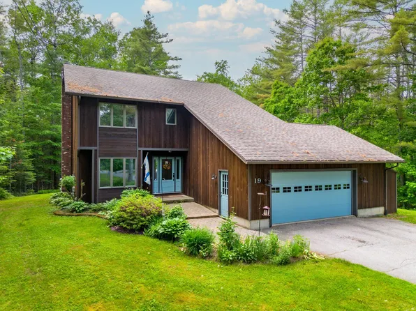 19 Evergreen Drive, Hampden, ME 04444