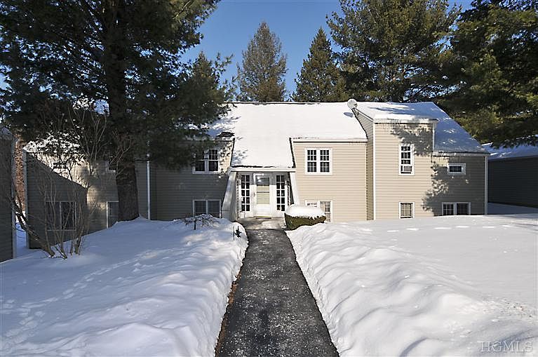 1st image of 702 Holly Stream Ct