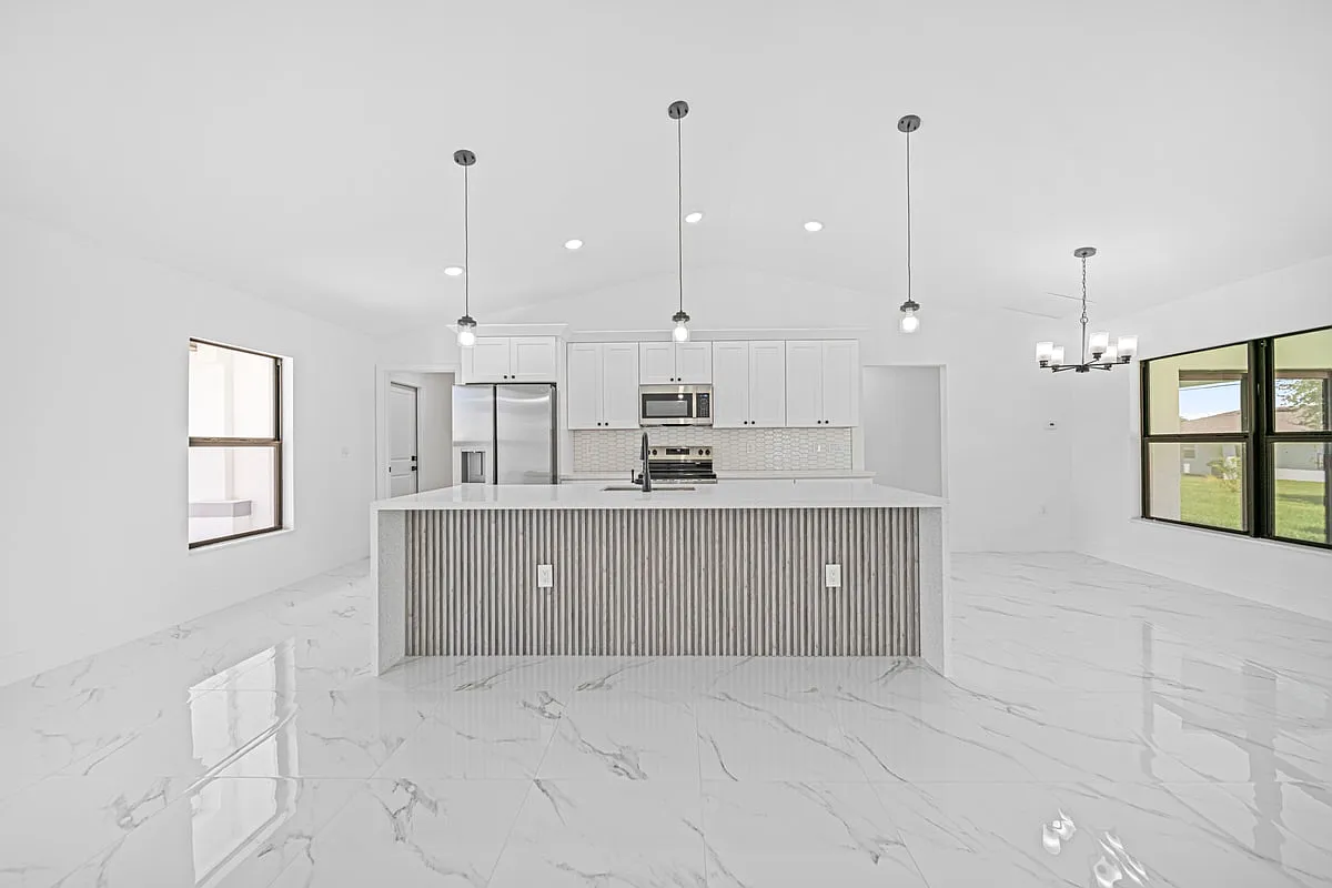 4 bed, 1683 sqft, $2,725 — Photo 3