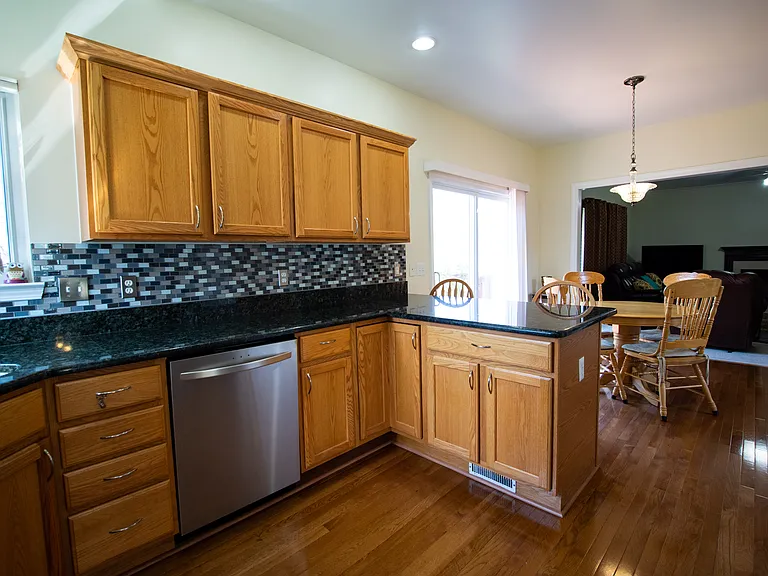 366 Sedgewood Ln — Photo 8