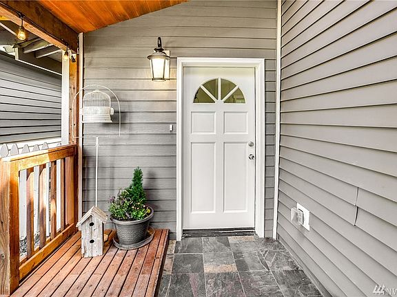 3rd image of 1618 34th Avenue Ct SW