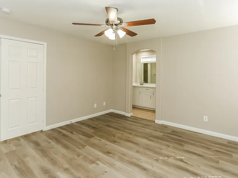 8329 Wildwood Glen Dr — Photo 9