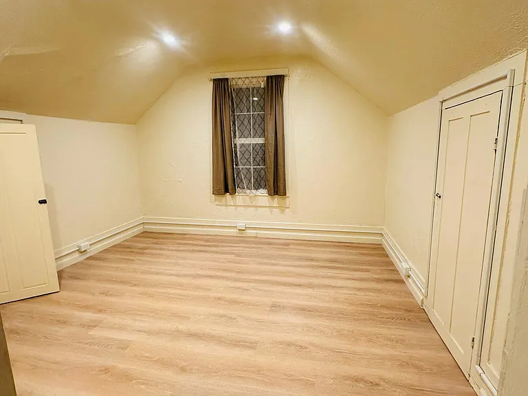 15 Maple St #1 — Photo 5