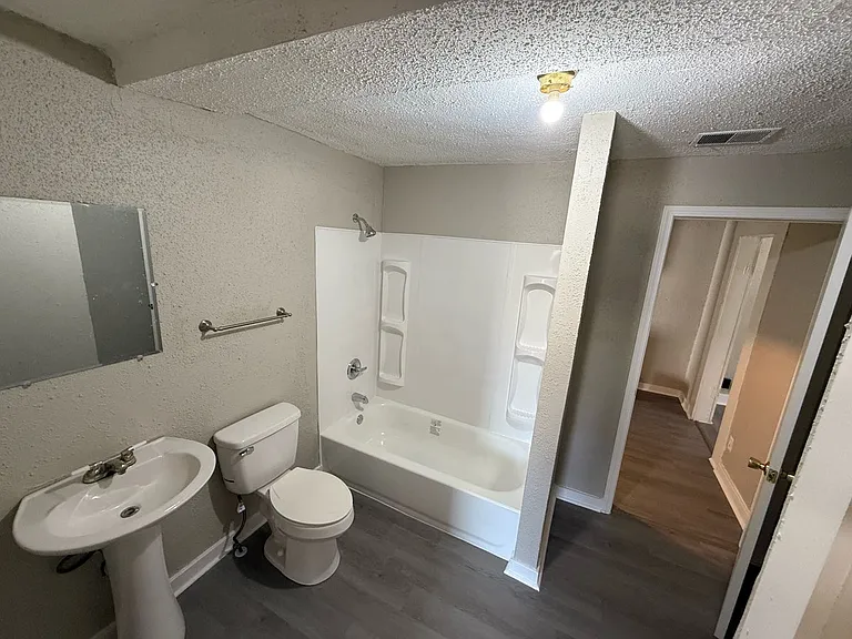 2673 Midland Ave — Photo 5