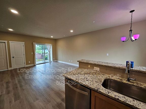 5th image of 12086 SE Harold St