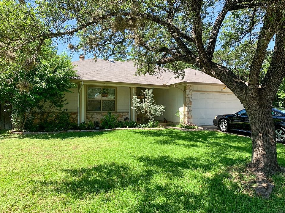 1st image of 417 Honeysuckle Dr