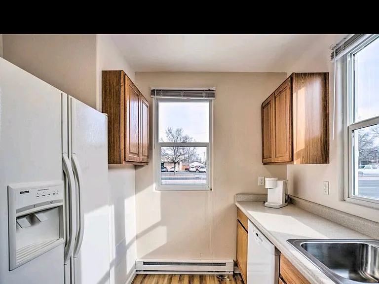 410 S Townsend Ave — Photo 5
