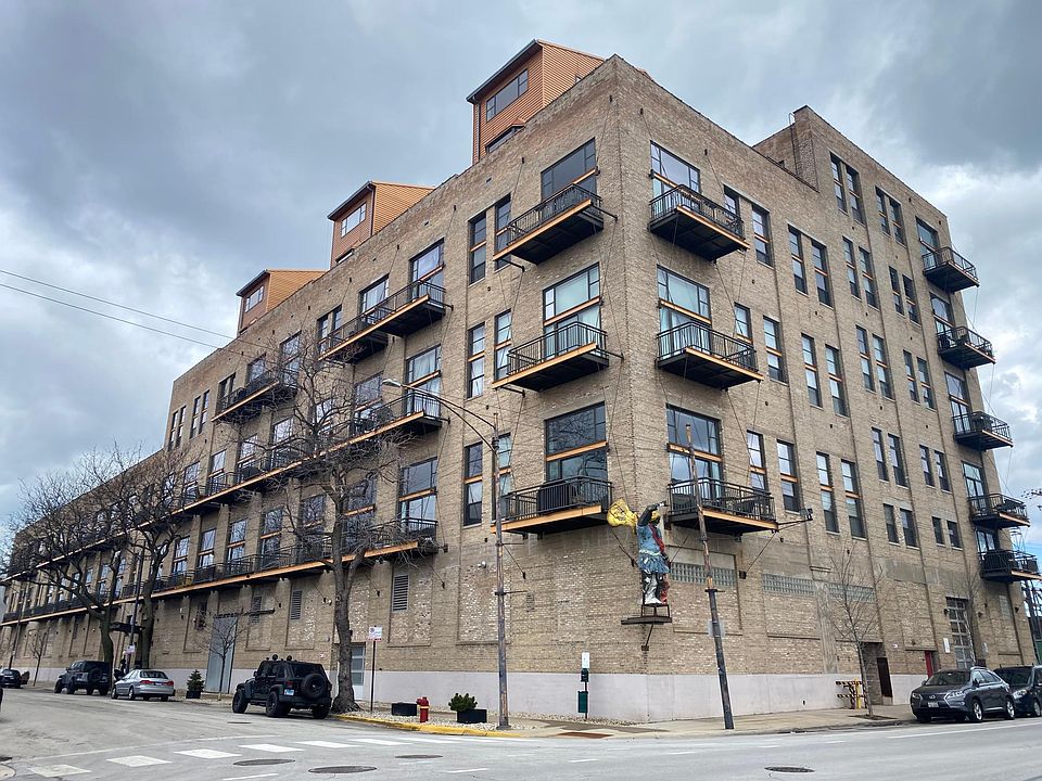 1st image of 2545 S Dearborn St #P-70