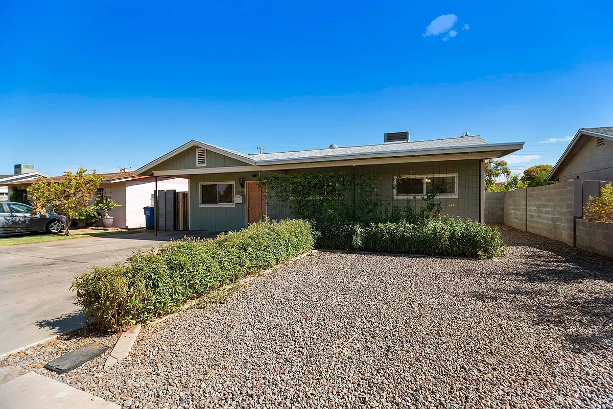 Building Photo - 2045 E Don Carlos Ave