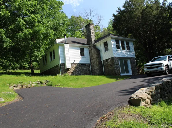 3685 Gomer St, Yorktown Heights, NY 10598