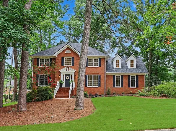 5250 Beech Forest Dr SW, Lilburn, GA 30047