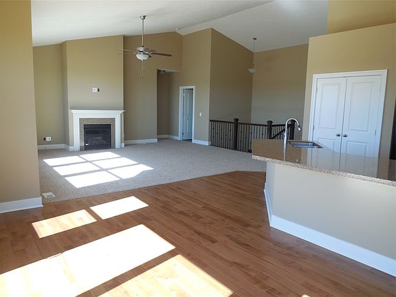 3rd image of 17017 Oakmont Dr