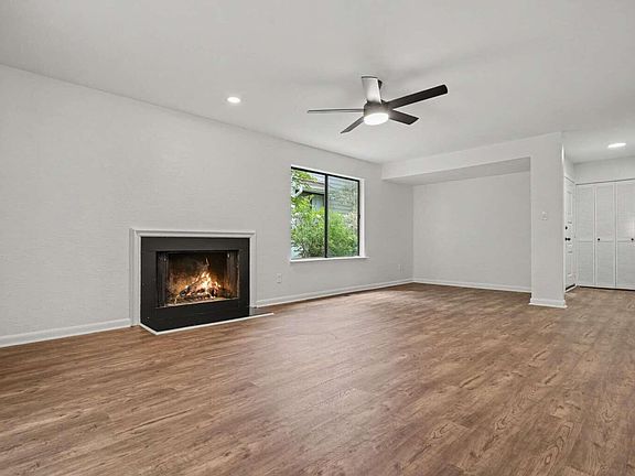 5th image of 820 Green Ridge Dr