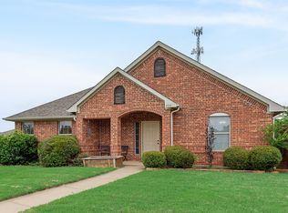 828 Greenview Ct, Aubrey, TX 76227