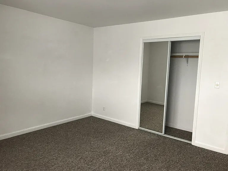 521 Vance Lake Ln — Photo 11