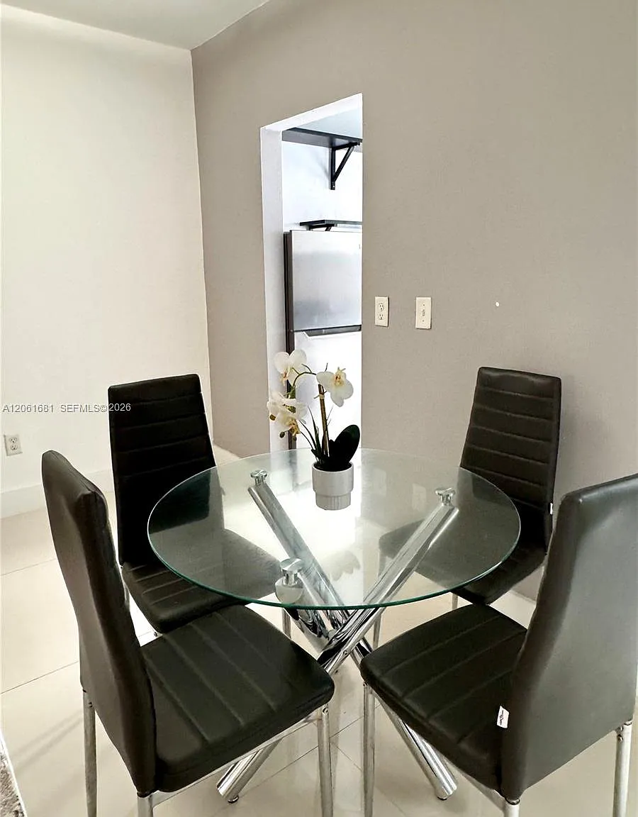 1604 Drexel Ave — Photo 4