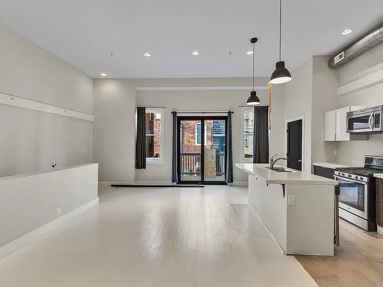 1319 W Fayette St — Photo 7