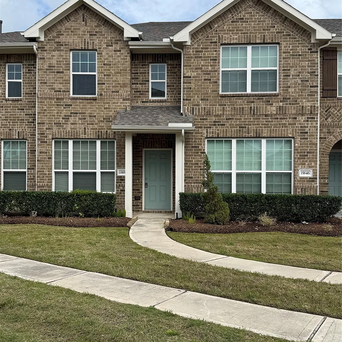 3 bed, 2.5 bath, 1800 sqft, $1,995 — Photo 2