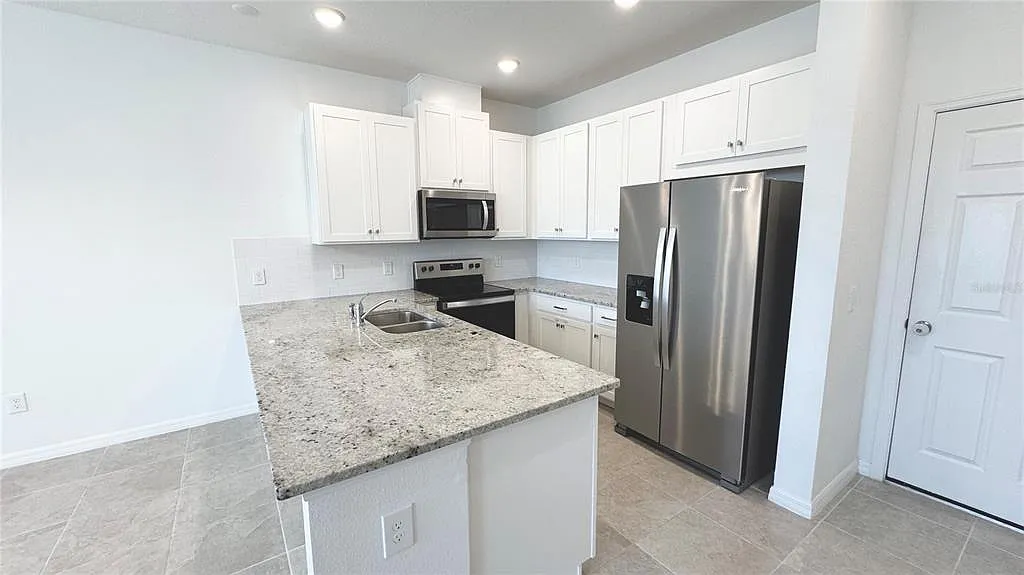 3 bed, 2.5 bath, 1685 sqft, $2,500 — Photo 4