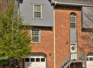 162 Old English Rd, Pittsburgh, PA 15237