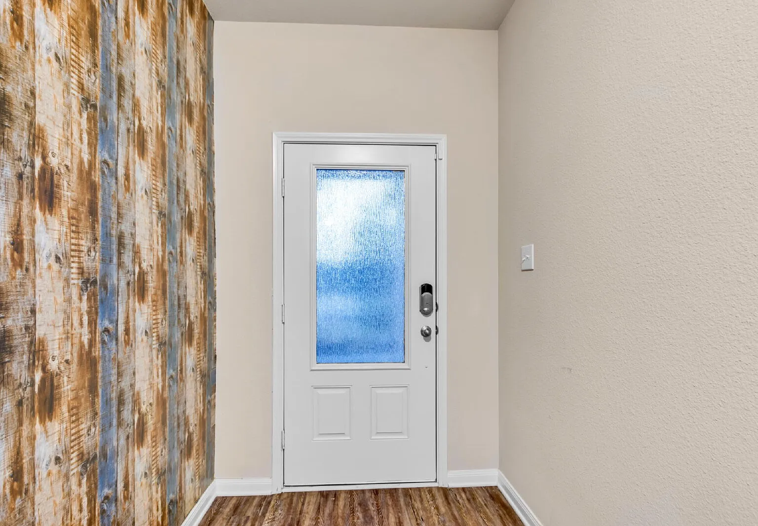 3 bed, 2.0 bath, 1658 sqft, $1,800 — Photo 3