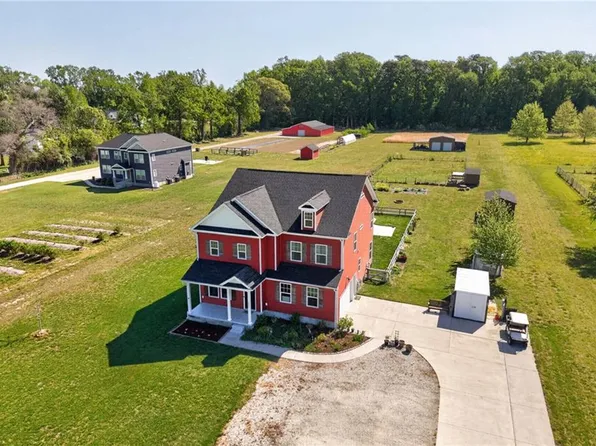 5880 Blackwater Rd, Virginia Beach, VA 23457