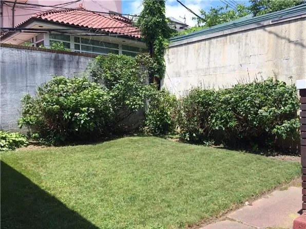 2018 E 4th St, Brooklyn, NY 11223