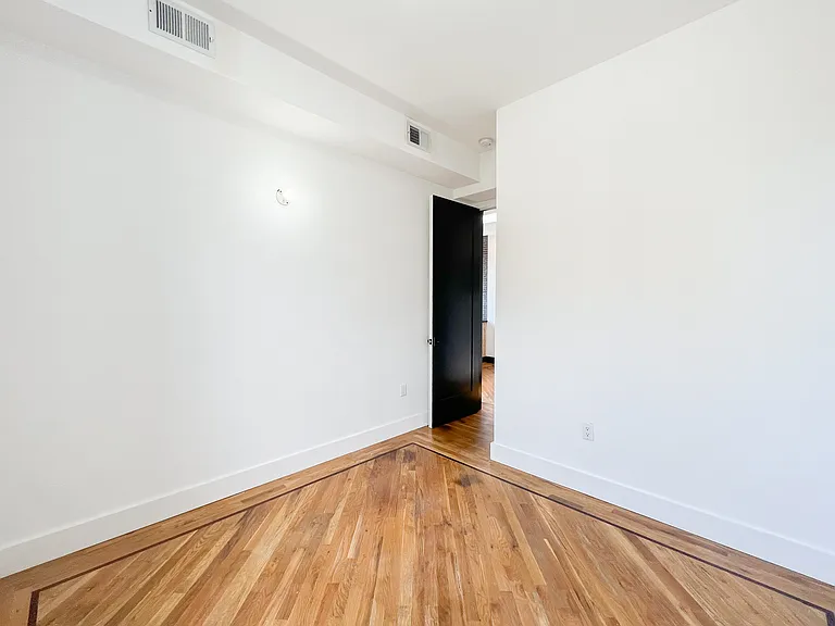 276 E 23rd St #4 — Photo 5