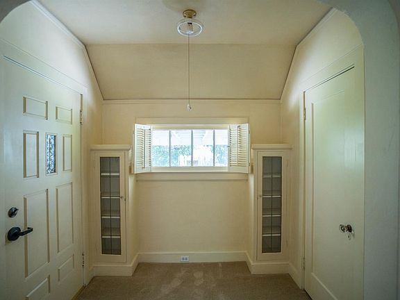 5th image of 1047 47th St