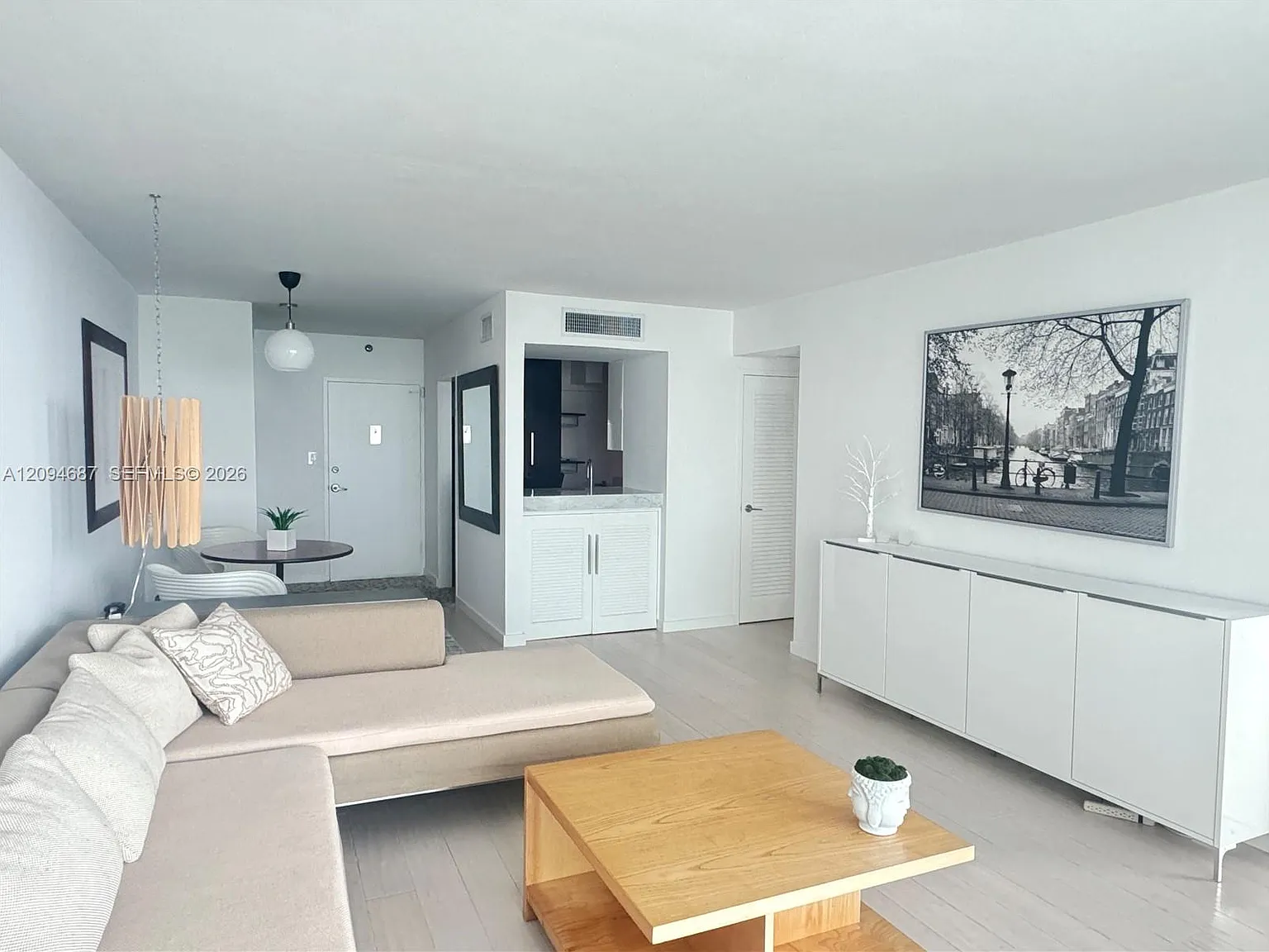 Mirador 1200 Condo — Photo 4