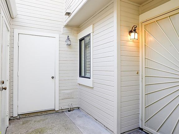 5th image of 3793 Northridge Dr