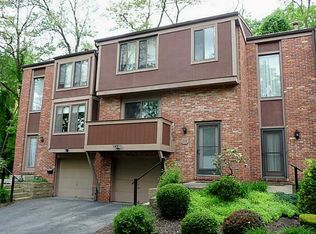 718 Arkwood Dr, Bethel Park, PA 15102