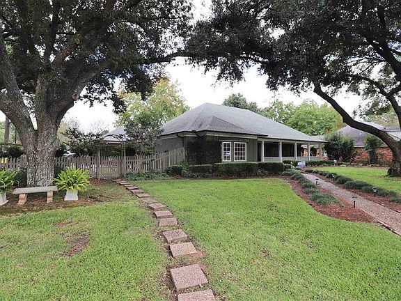 2nd image of 2601 River Oaks Dr #1