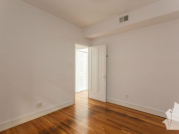 4th image of 3523 N Broadway St #3e3rd