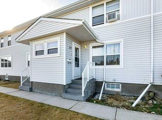 22 E Poplar Cres, Red Deer County, AB T4S1V3