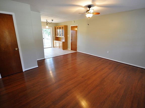 4th image of 718 Rosemont St