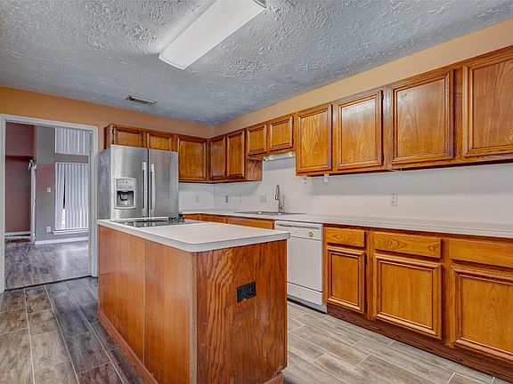 2nd image of 3102 Ashford Bend Dr