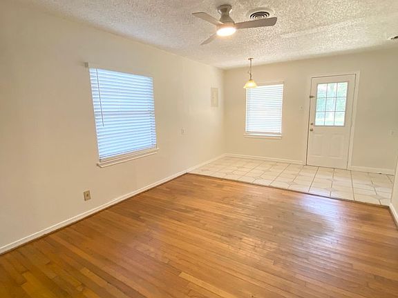 4th image of 2119 Glenhaven St