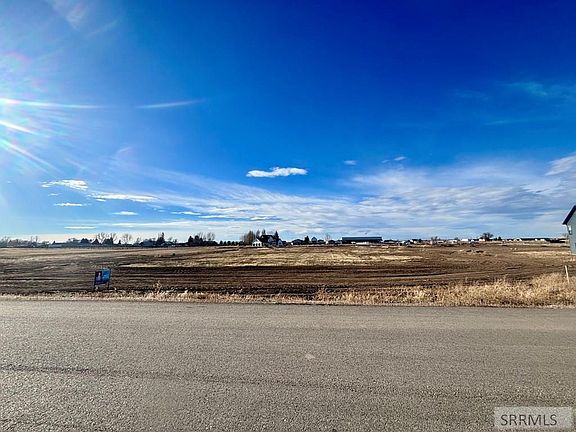 5th image of Silverleaf Ln