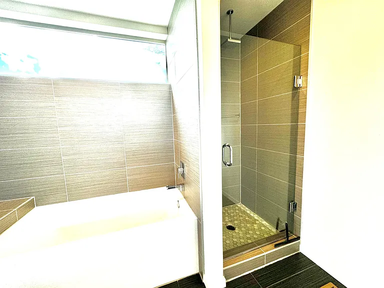 1541 Valentine Pl S — Photo 14