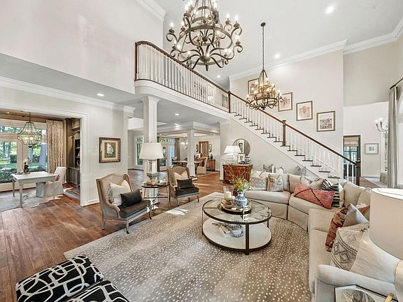 3rd image of 2207 Longmire Rd