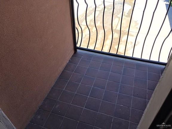 3rd image of 1403 W Fig Ave