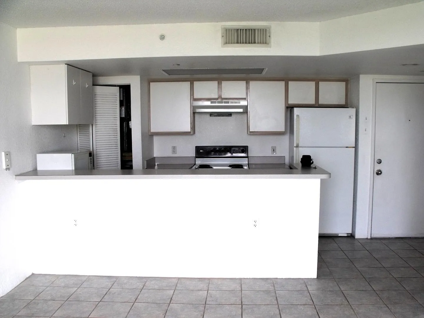 3635 Seaside Drive - #406 - Saltponds 2 bedroom, 2 bathroom 4th floor unit — Photo 4