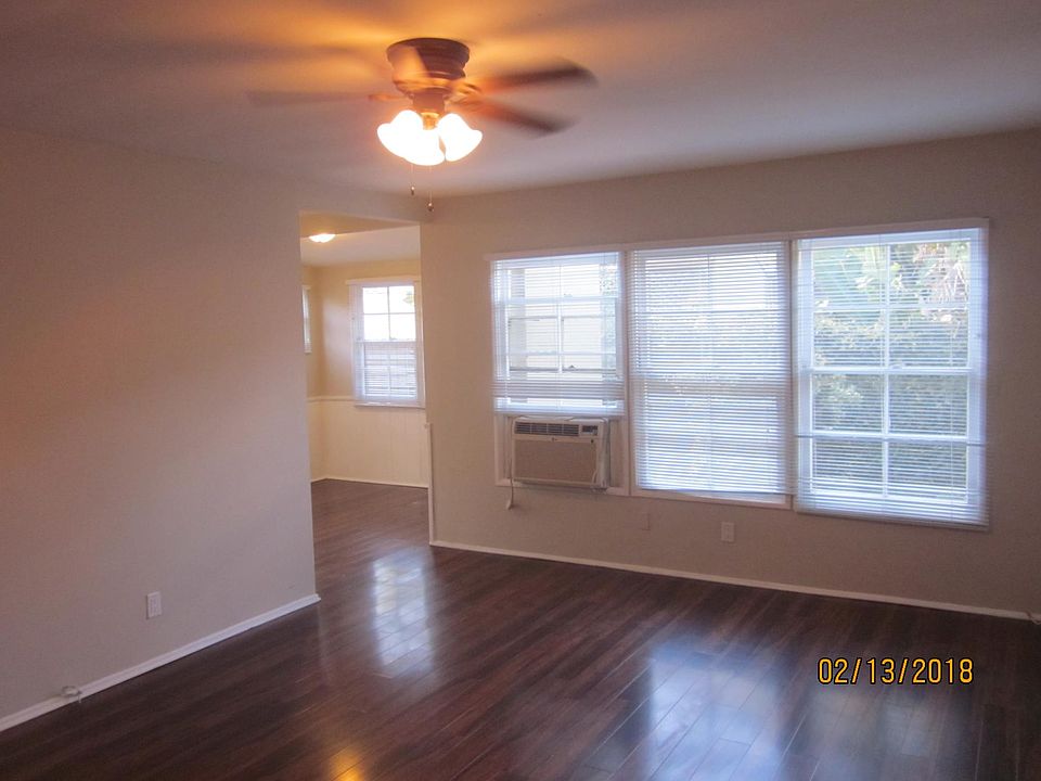 1st image of 12964 Burbank Blvd