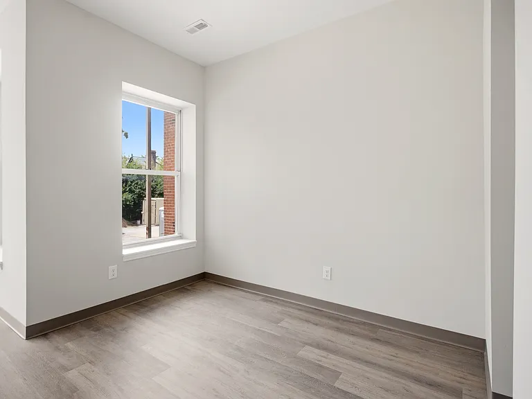 Delmar Estates — Photo 16