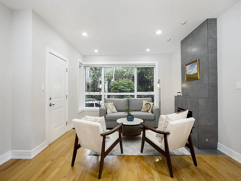 821 W Roscoe St #1 — Photo 31