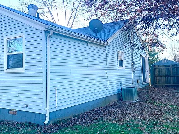 2nd image of 10419 Franklin St