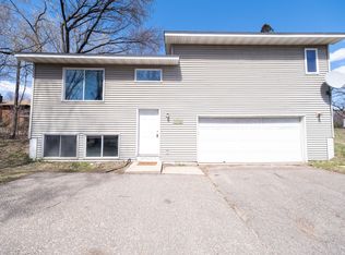1380 Silver Lake Rd NW, New Brighton, MN 55112
