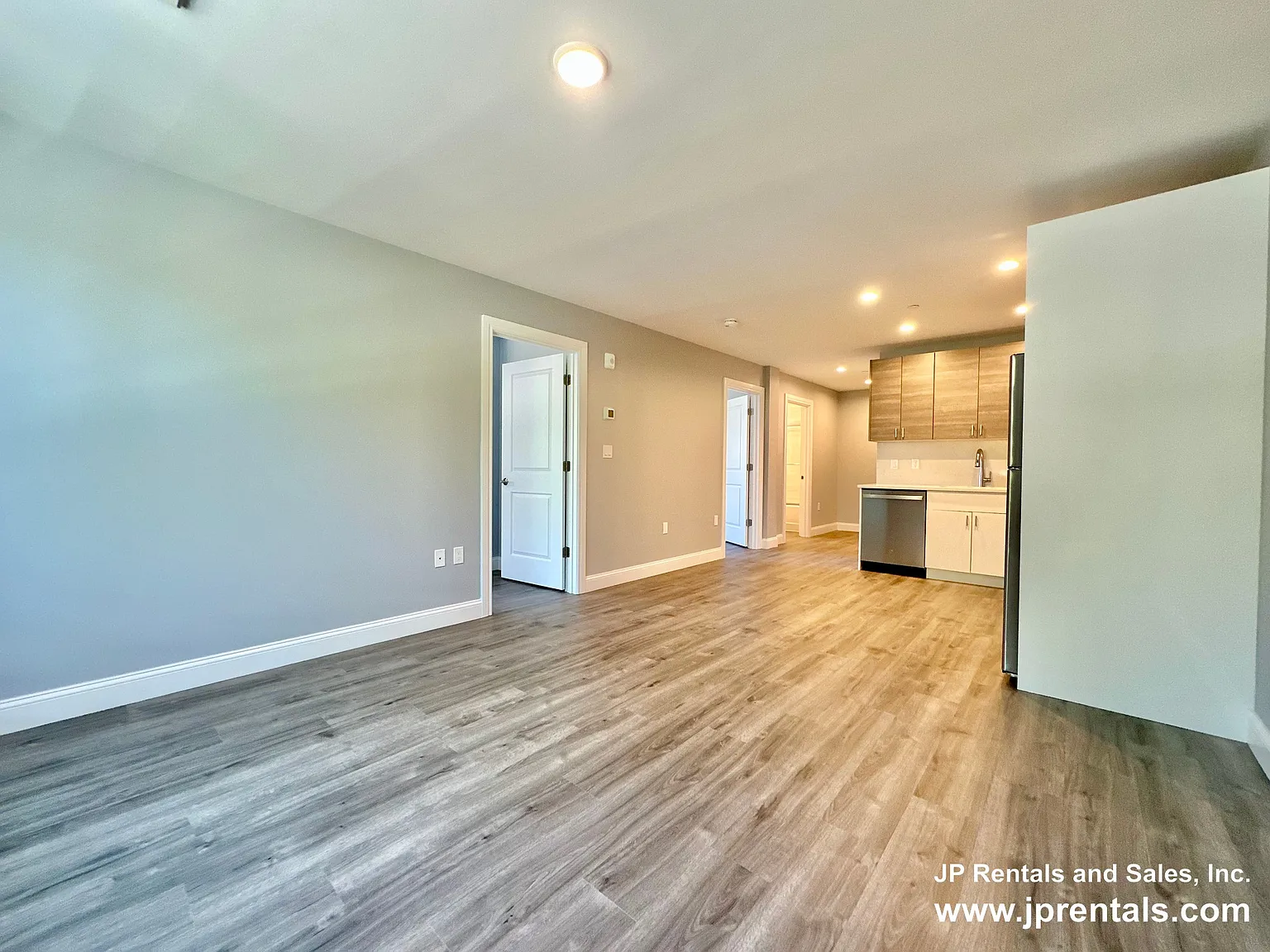 632 Centre St — Photo 3